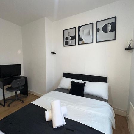 Adorable Double Room Middlesbrough Luaran gambar